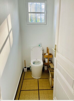 Bathroom - Beautiful beach beach house in Mimizan, just minutes from the ocean. (Mimizan)