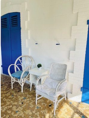 Property grounds - Beautiful beach beach house in Mimizan, just minutes from the ocean. (Mimizan)
