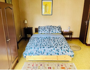 Room - Beautiful beach beach house in Mimizan, just minutes from the ocean. (Mimizan)