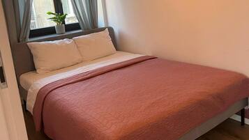Apartment | 1 bedroom, laptop workspace, iron/ironing board, bed sheets