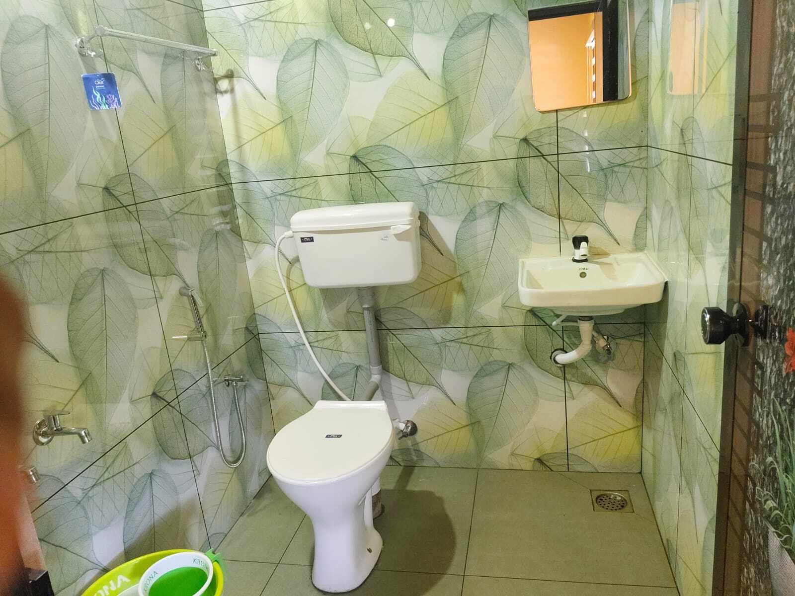 Towels, soap, shampoo