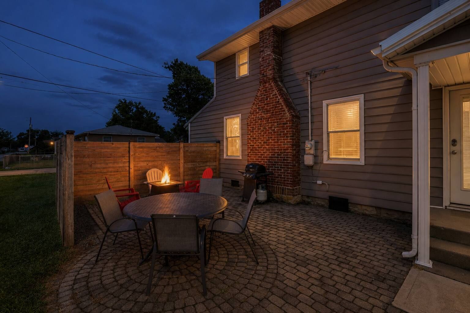 Outdoor dining