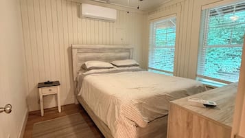 2 bedrooms, bed sheets