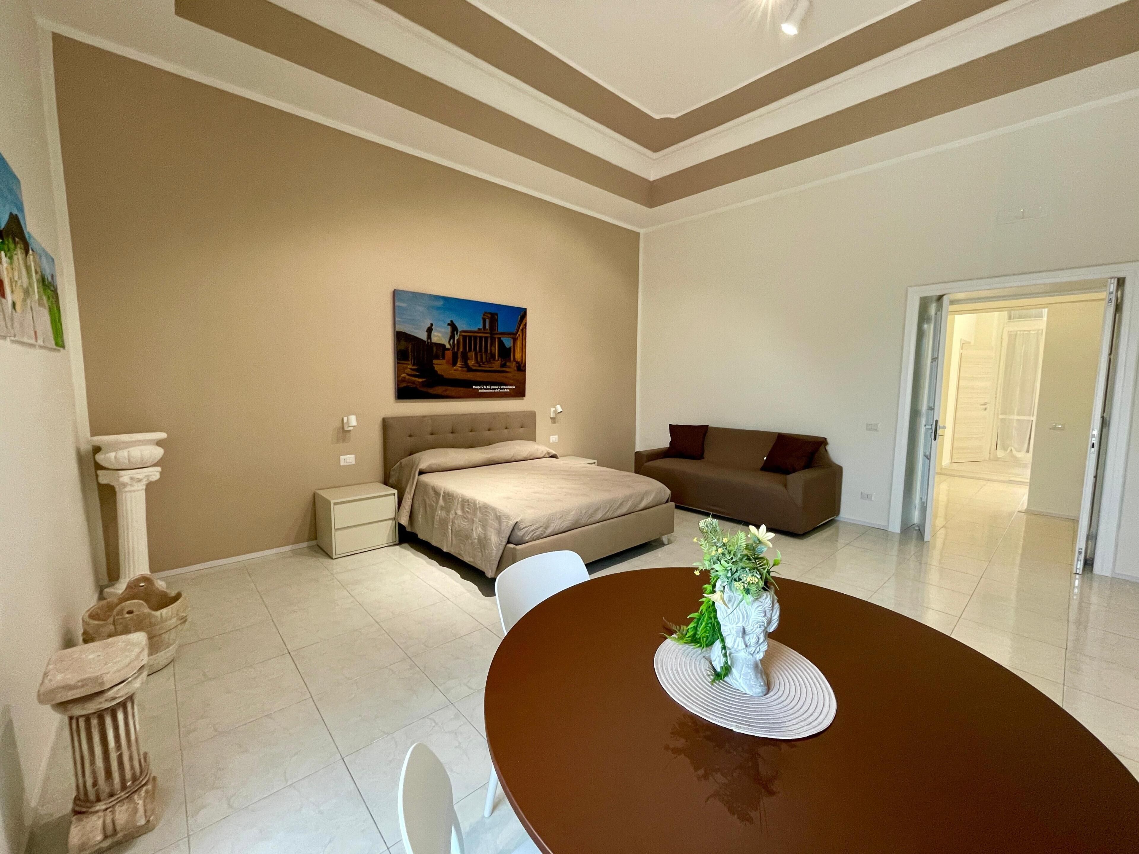 Suite Pompeii | Premium bedding, down duvets, memory-foam beds, minibar