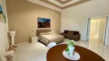 Suite Pompeii | Premium bedding, down duvets, memory-foam beds, minibar