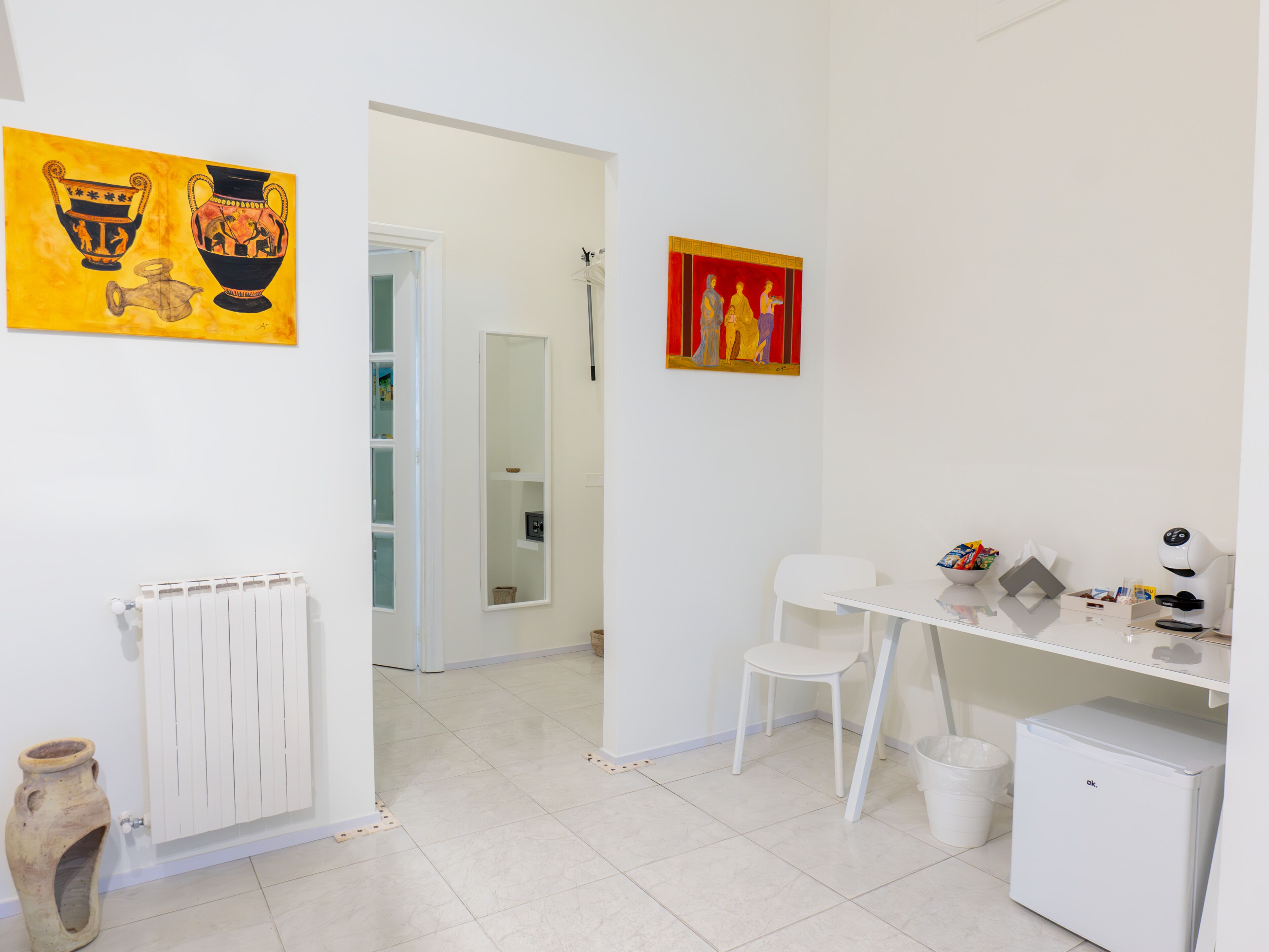 Suite Pompeii | Living area | Smart TV