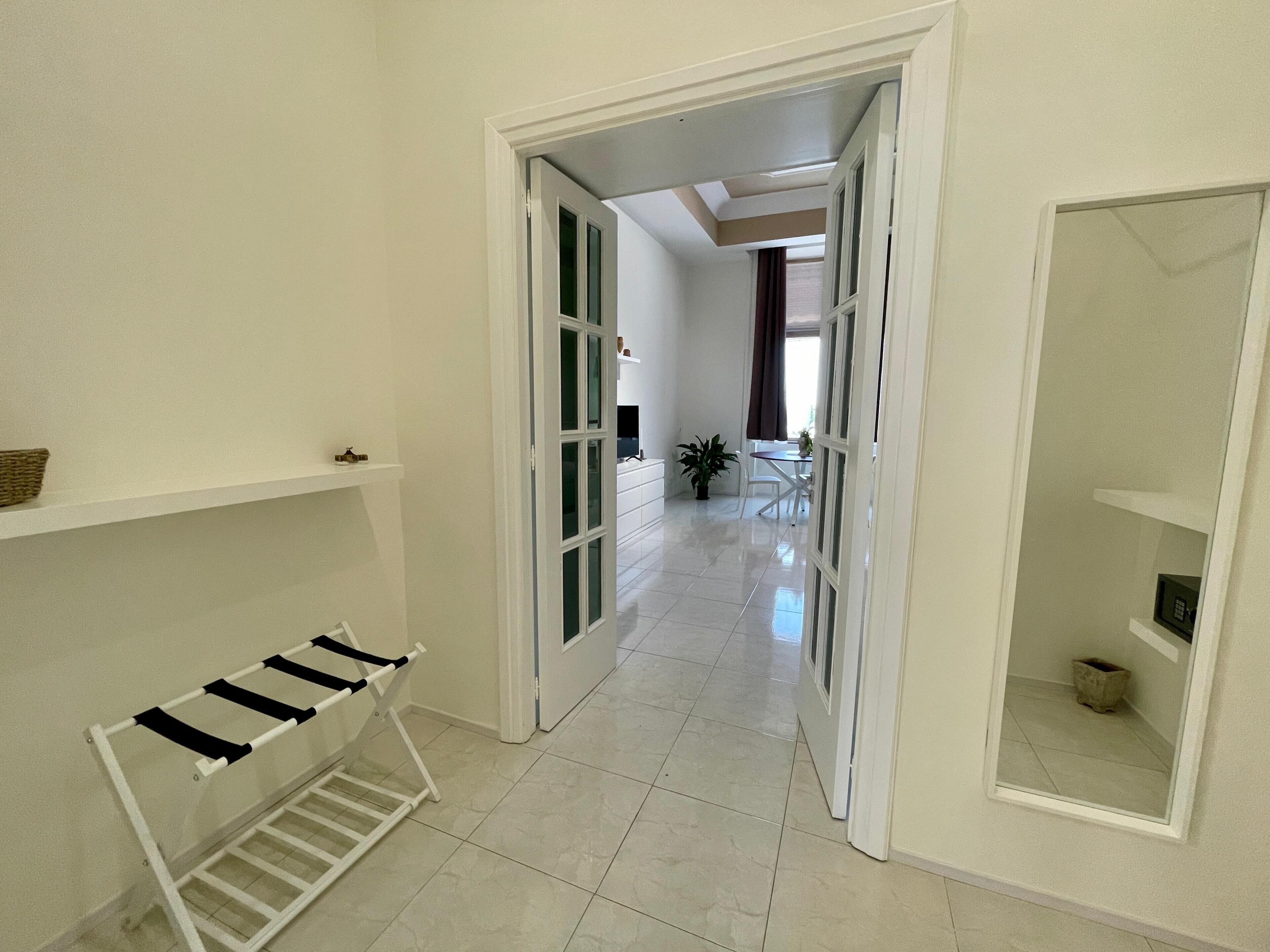 Suite Pompeii | Premium bedding, down duvets, memory-foam beds, minibar