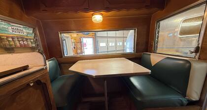 Charming Boatbarn Glamping Modern Amenities