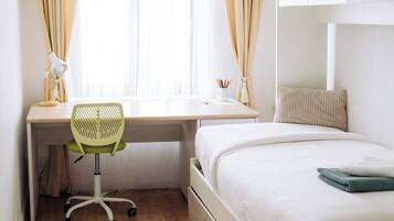 Zimmersafe, Schreibtisch, Bügeleisen/Bügelbrett, kostenloses WLAN