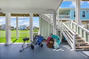 Terrace/patio - Uninterrupted Gulf Views + Steps to Beach (Galveston)