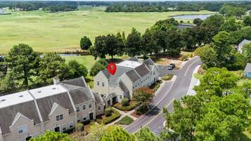 Casa, varias camas (The Victorian Golf Tee at Legends) | Exterior