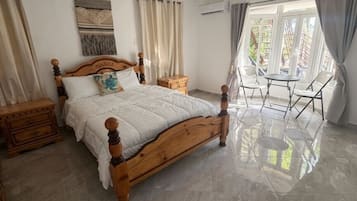 Deluxe Double Room, 1 Double Bed, Private Bathroom, Beach View | WiFi (free)