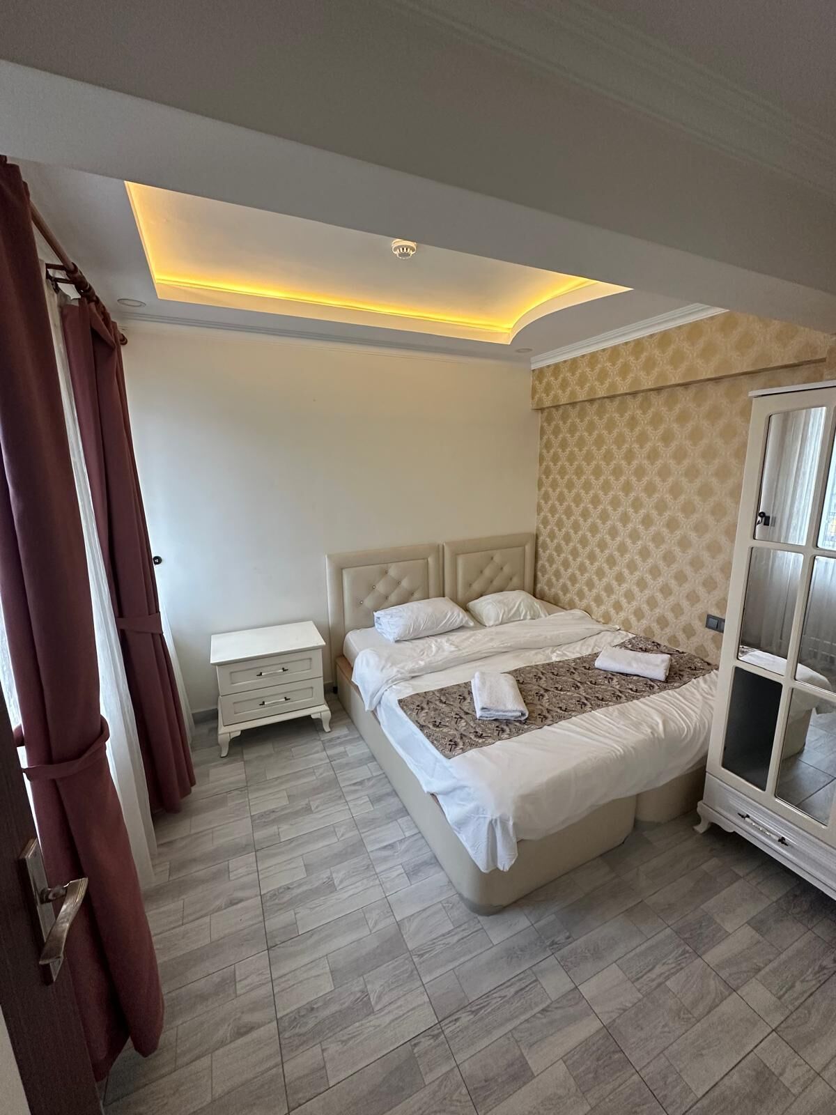 Suite Confort, 1 habitación, balcón | Ropa de cama hipoalergénica y colchones con acolchado adicional