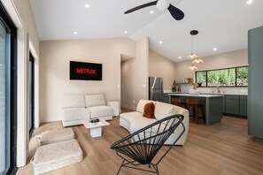Fernseher, Kamin, Arbeitsbereiche