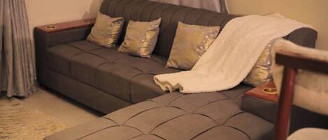Comfort Apartment, City View | Living area
