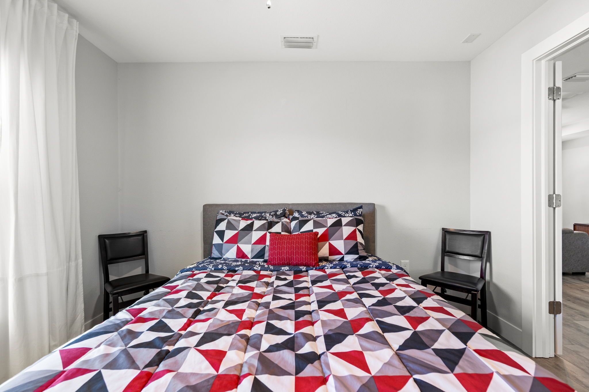 3 bedrooms, iron/ironing board, travel cot, free WiFi