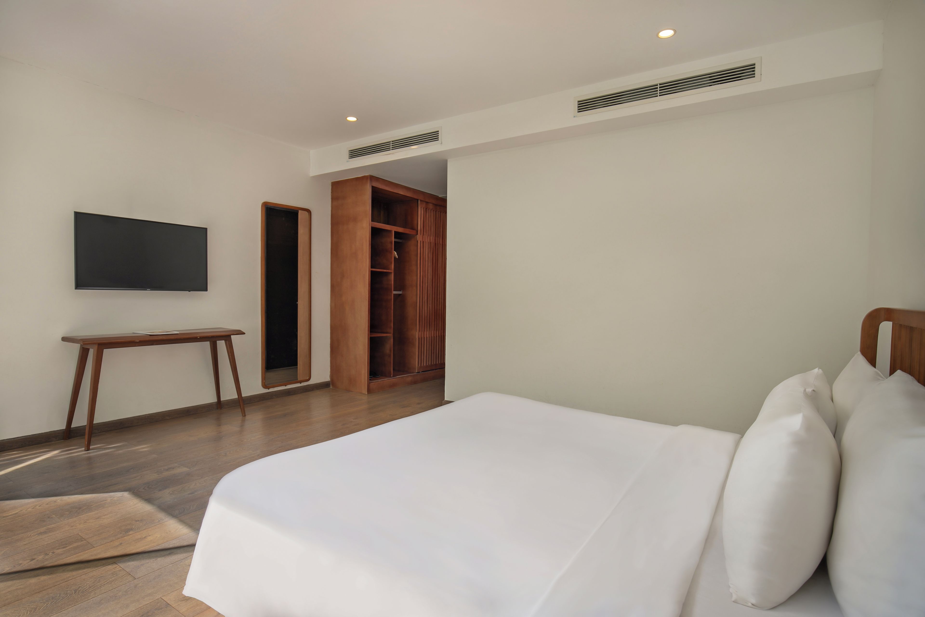 B3-5_6Bedrooms Seaview | In-room safe, blackout drapes, soundproofing, iron/ironing board