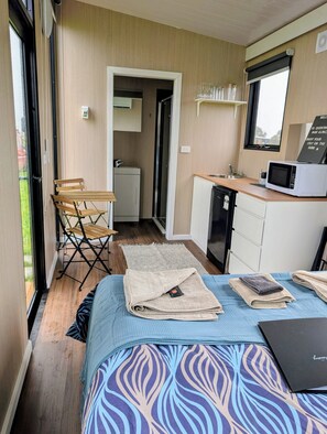 1 bedroom, WiFi, bed sheets
