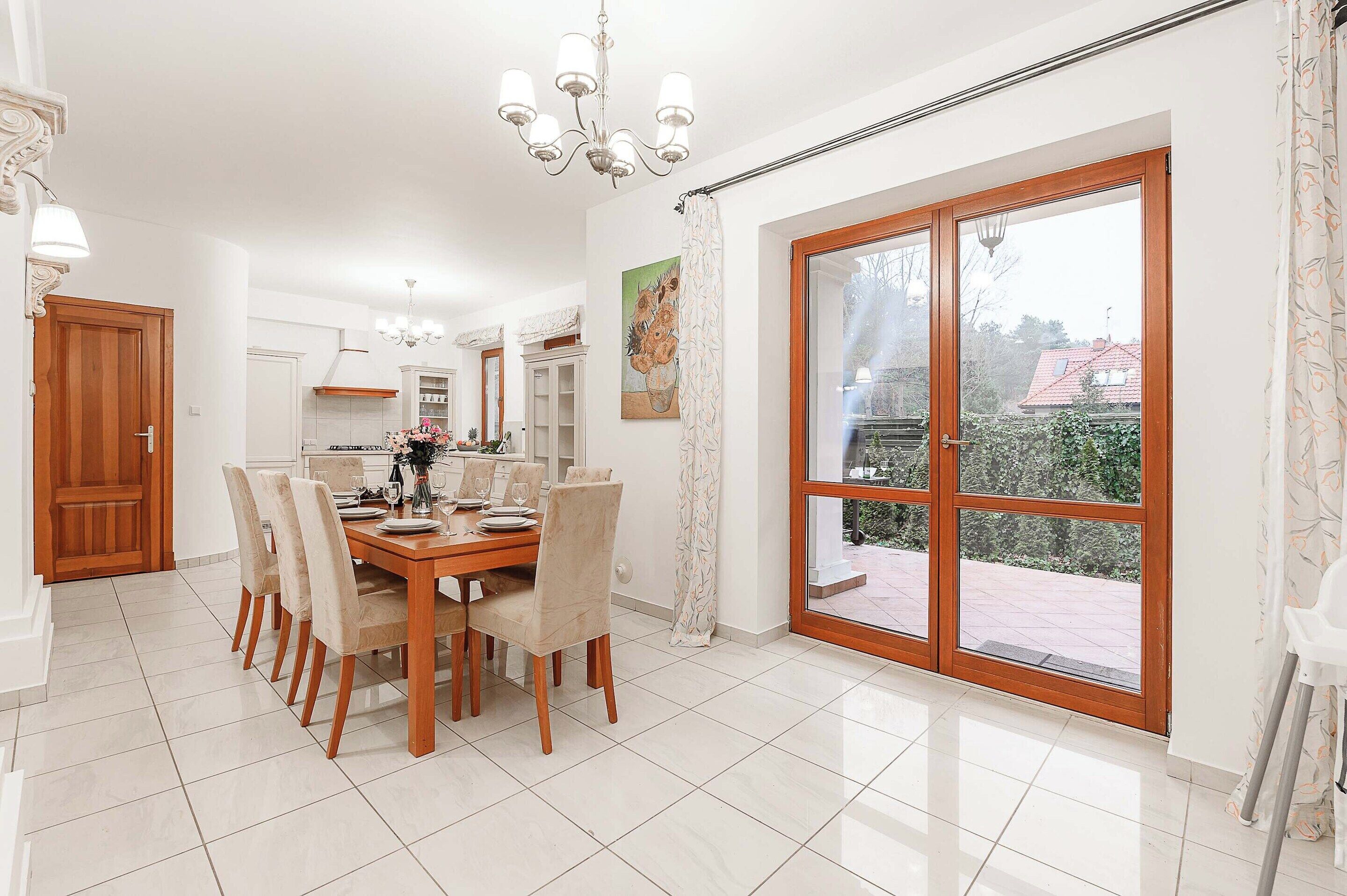 House | Dining