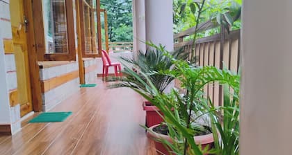 Fantastic 4-bedroom lodge in delightful Manali for your getaway