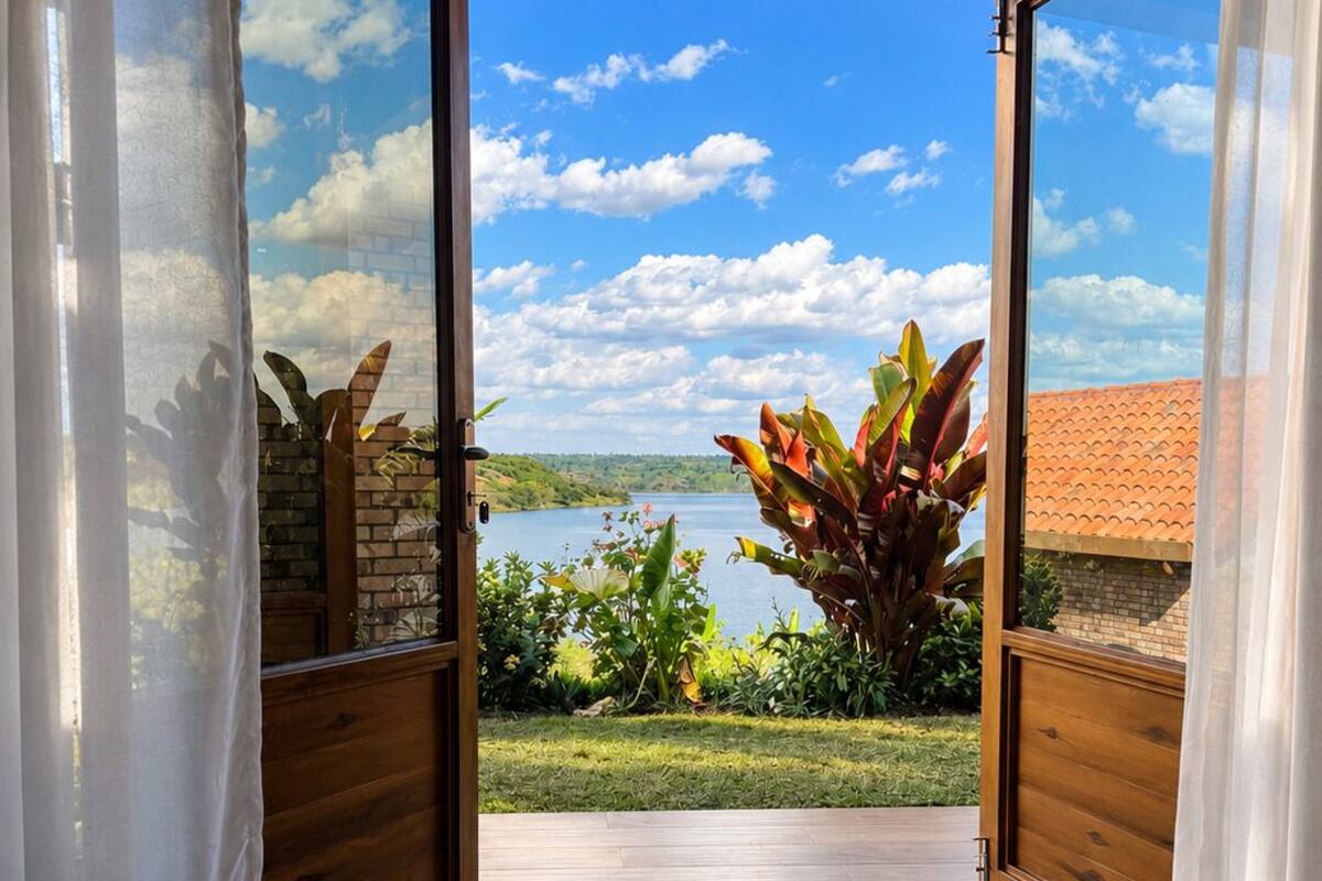Habitació doble estàndard, vistes al llac | Escriptori i wifi gratuïta 