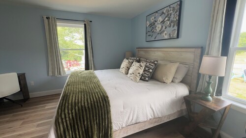 Cozy 3-bedroom house located on the beautiful coast of Sedgwick, Maine.