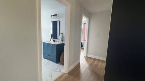 Cozy 3-bedroom house located on the beautiful coast of Sedgwick, Maine.