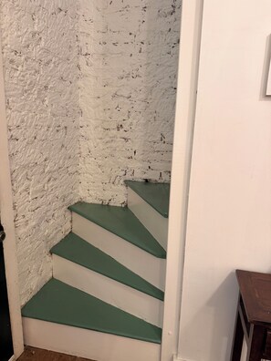 Interior - Charming Garden Cottage in Historic Warrenton - Walk to Restaurants + Shops (Warrenton)
