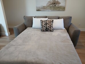2 bedrooms, WiFi, bed sheets - New build with secure boat parking. Two bed/two bath with pull out queen sleeper (Corpus Christi)