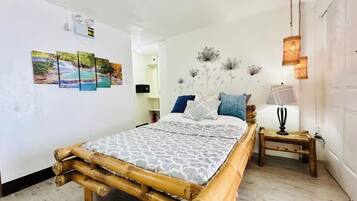 2 bedrooms, iron/ironing board, WiFi