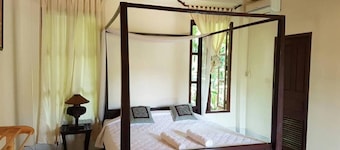 Villa Thakhek