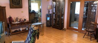 Beach Access, Lake View, home with 4 bedrooms, & 20 miles to Disney!!!