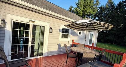 Modern 3 BR, 2.5 Bath Townhome / Sleeps 8 / Ideal for work or vacation!