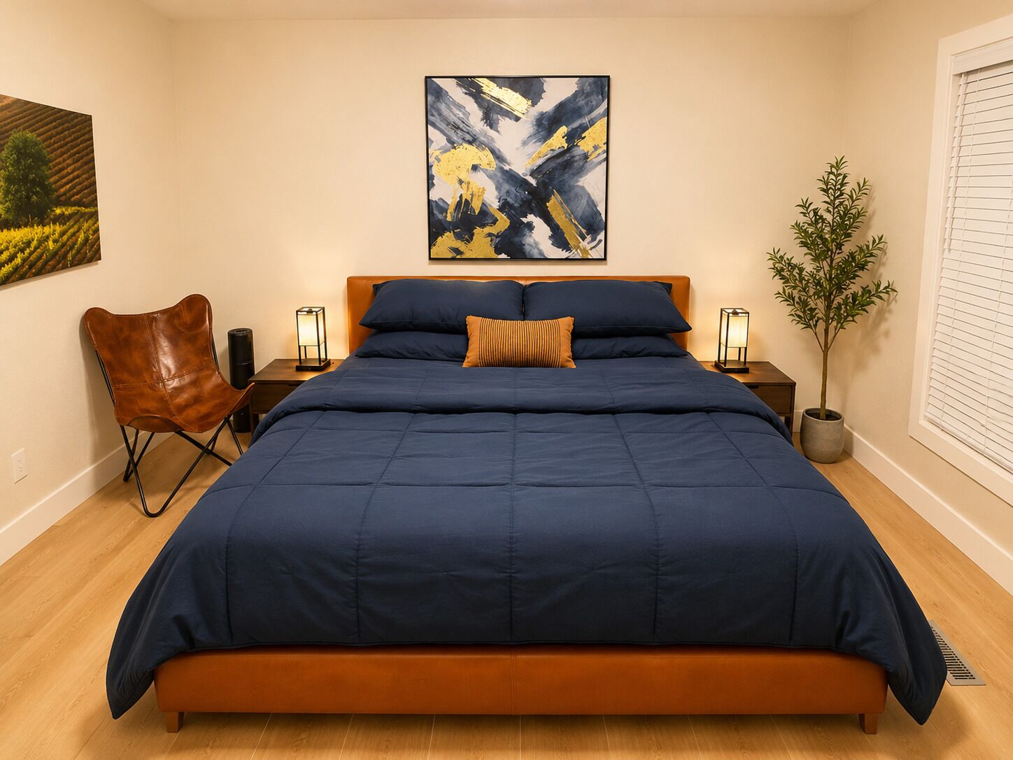 3 bedrooms, desk, iron/ironing board, WiFi (free)