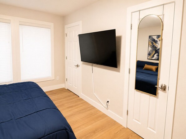 3 bedrooms, desk, iron/ironing board, free WiFi
