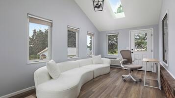 Smart TV, fireplace, video games, stereo