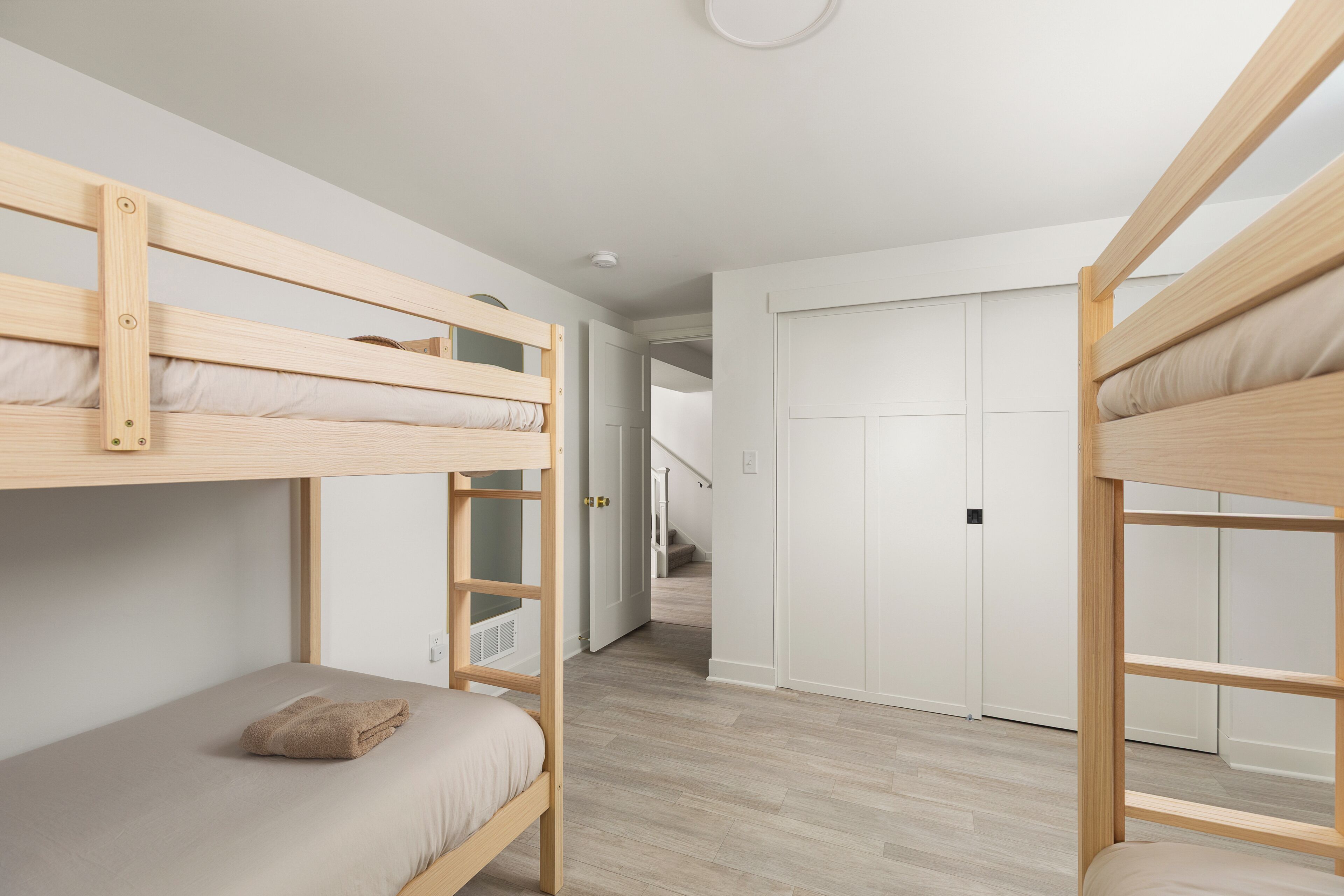 3 bedrooms, desk, iron/ironing board, travel cot