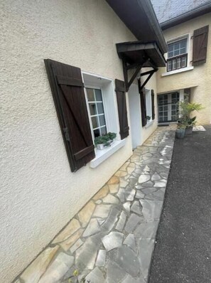 Property grounds - Spacious House in the Heart of Béarn for 7 People (Ogeu-les-Bains)