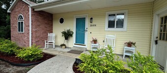 Welcoming 3-bedroom home with great views and kayaking close to The Villages, FL