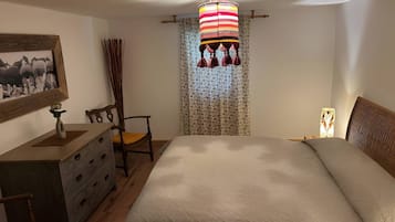 4 bedrooms, WiFi, bed sheets