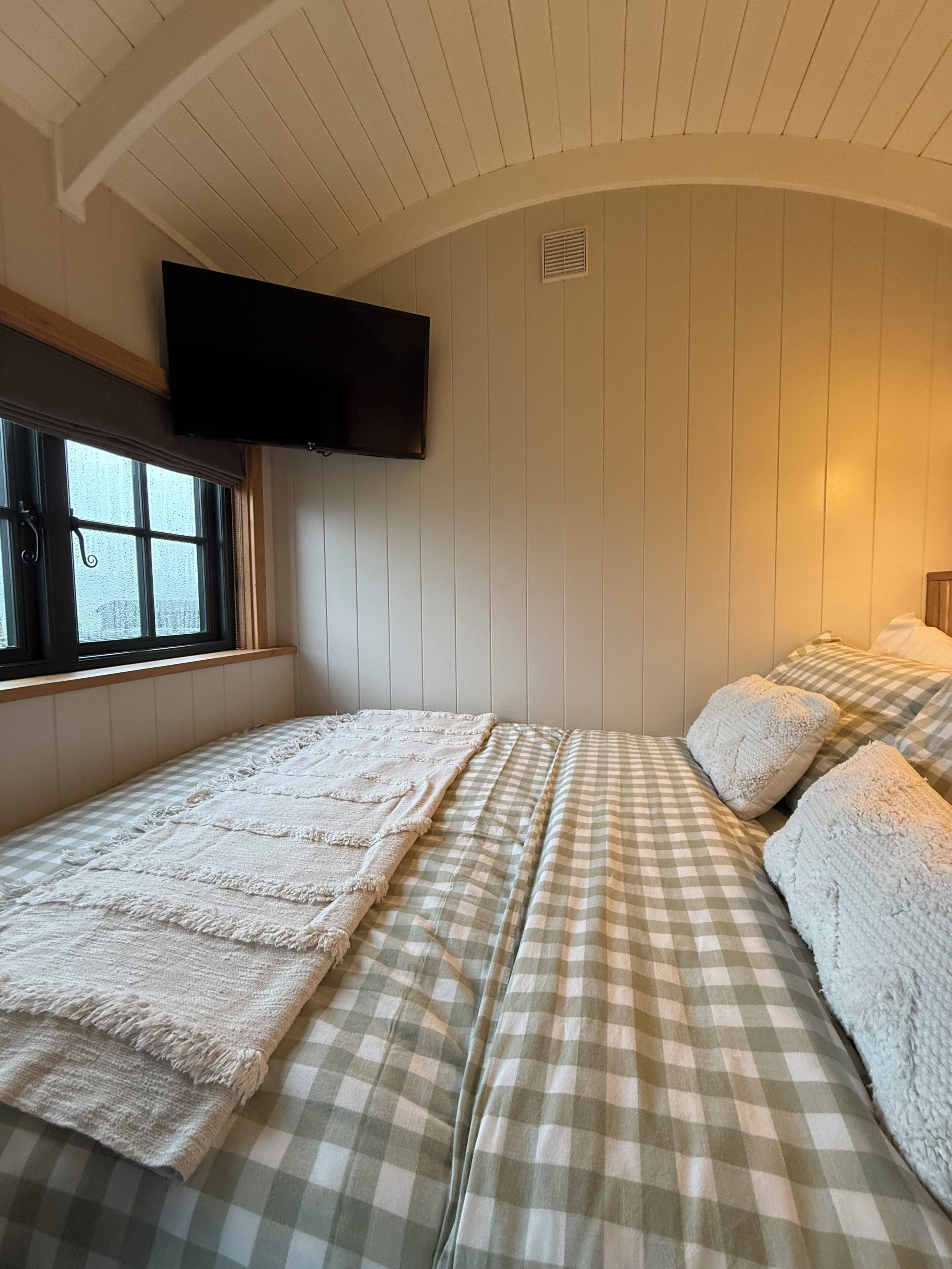1 bedroom, WiFi (free), bed sheets