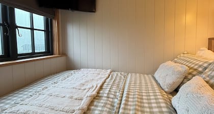 Luxury Shepherd Hut situated on a private 30 acre estate in the heart of Rutland