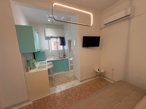 Smart TV - Cosy House in Koukaki Prime Location (Athina)