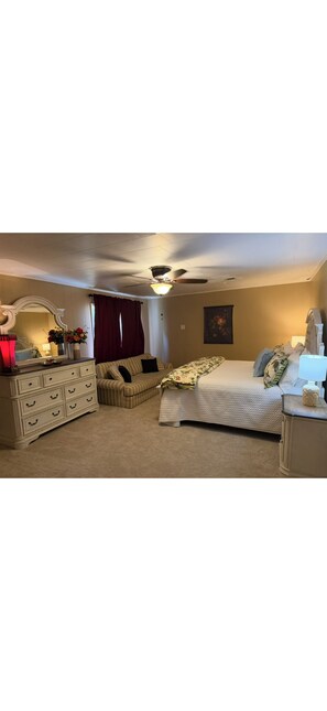 3 bedrooms, iron/ironing board, WiFi, bed sheets