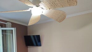 4 chambres, fer et planche à repasser, Wi-Fi, literie fournie