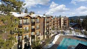 Pool - Hyatt Vacation Club, Northstar Lodge - ski-in/ski-out access (Truckee)