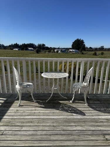 Wairarapa Rural Retreat, 5 minutes from town.