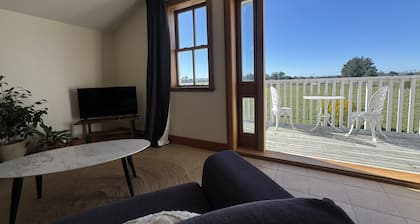 Wairarapa Rural Retreat, 5 minutes from town.