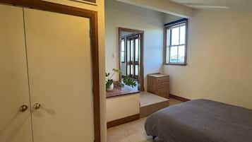 1 bedroom, iron/ironing board, Internet, bed sheets