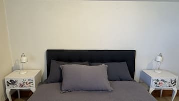 1 bedroom, iron/ironing board, internet, bed sheets